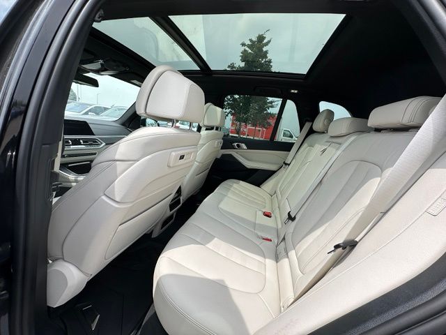 2022 BMW X5 xDrive45e — photo 14 of 46
