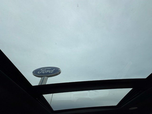 2023 Ford F-150 Platinum — photo 12 of 32