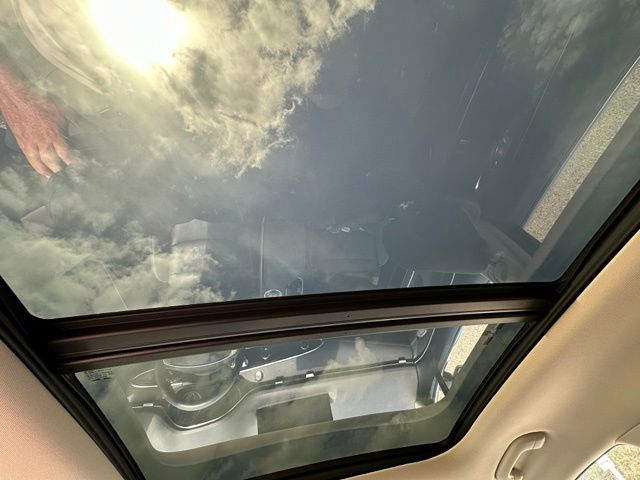 2025 Genesis GV70 2.5T — photo 15 of 34