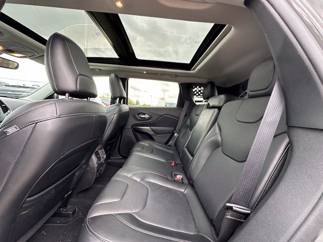 2020 Jeep Cherokee Latitude Plus — photo 15 of 23