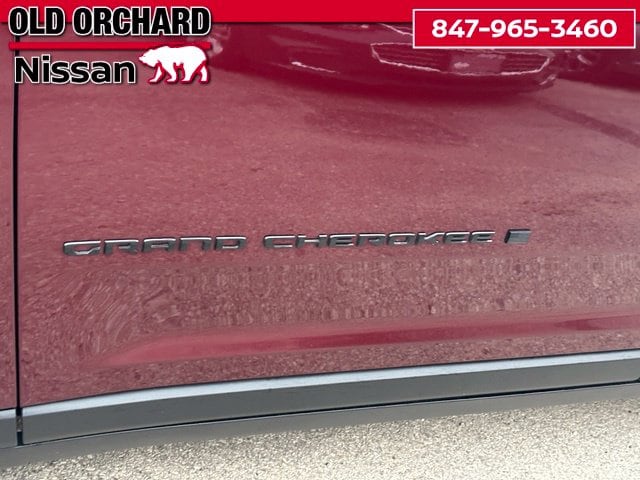 2024 Jeep Grand Cherokee Altitude — photo 8 of 20