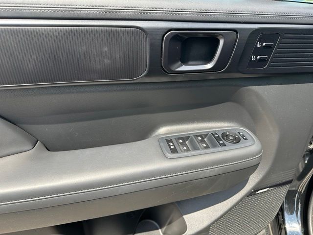 2024 Hyundai Santa Fe Calligraphy — photo 25 of 49