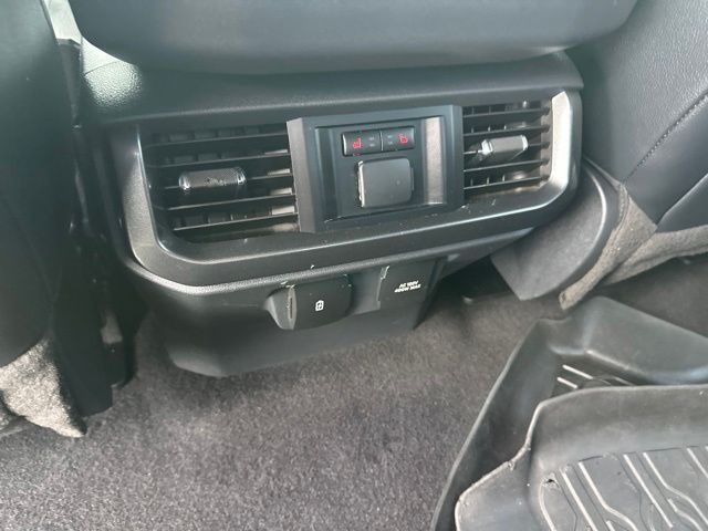 2023 Ford F-150 Lariat — photo 34 of 37