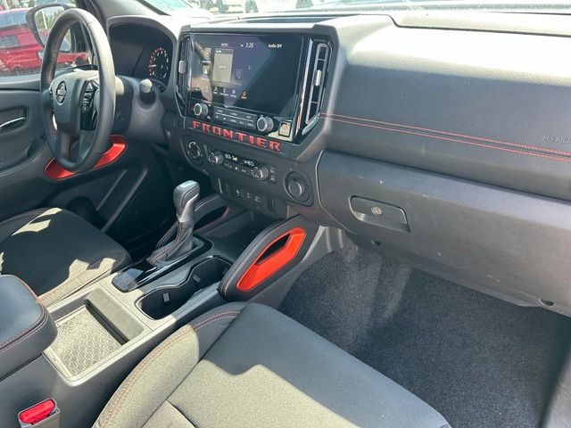 2025 Nissan Frontier PRO-4X — photo 10 of 43