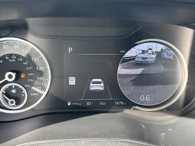 2025 Genesis G70 3.3T Sport Advanced — photo 33 of 39