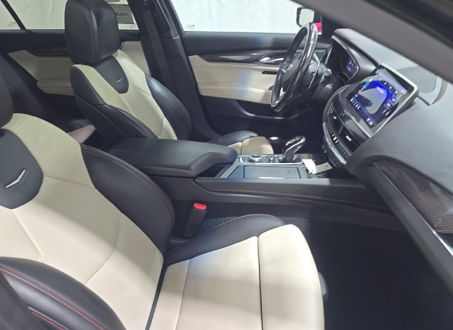 2023 Cadillac CT5 Sport — photo 6 of 10