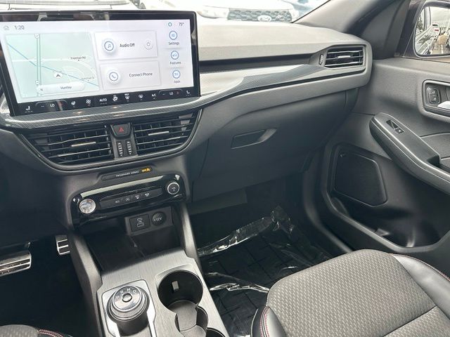 2023 Ford Escape ST-Line Select — photo 18 of 33
