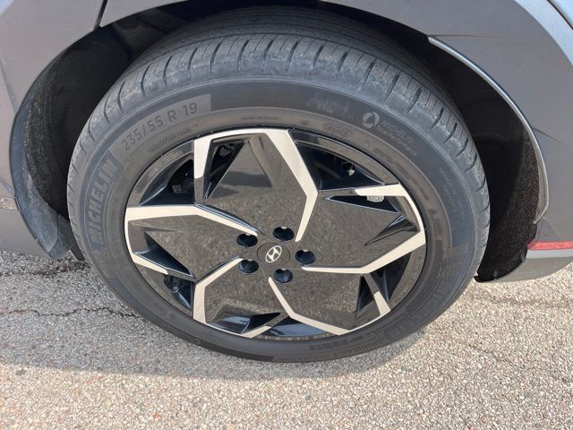 2024 Hyundai IONIQ 5 SEL — photo 8 of 25