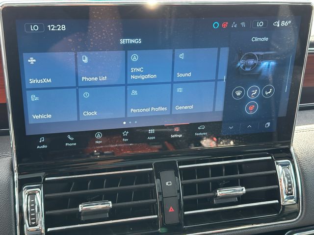 2022 Lincoln Navigator Reserve — photo 28 of 36