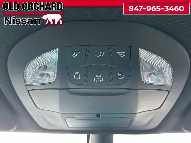 2024 Chrysler Pacifica Touring — photo 20 of 22