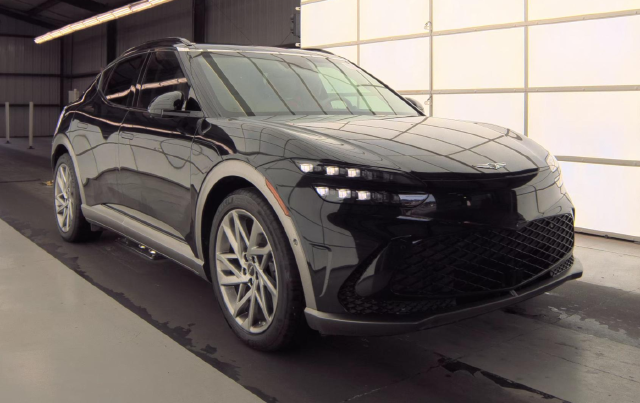 2023 Genesis GV60 Advanced — photo 2 of 8