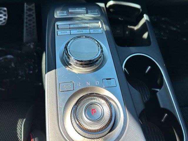 2023 Genesis GV70 2.5T — photo 26 of 41
