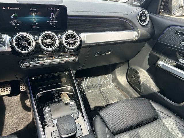 2023 Mercedes-Benz GLB GLB 35 AMG® — photo 19 of 27