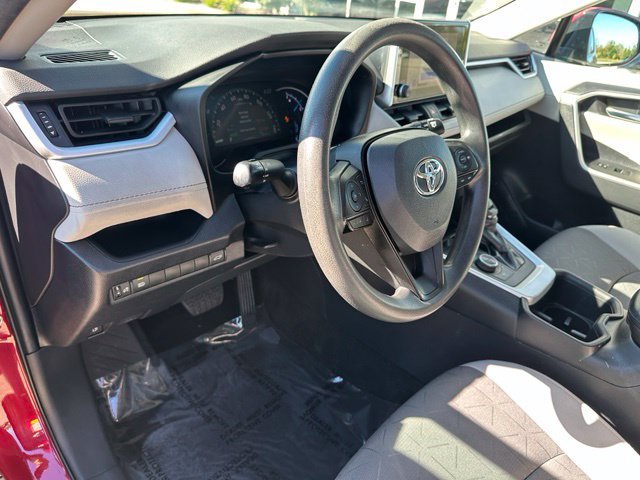 2024 Toyota RAV4 Hybrid XLE — photo 22 of 29