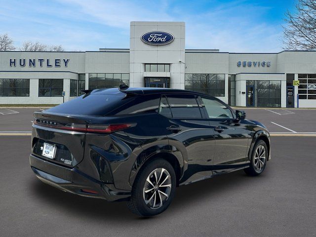 2023 LEXUS RZ 450e Premium — photo 4 of 32