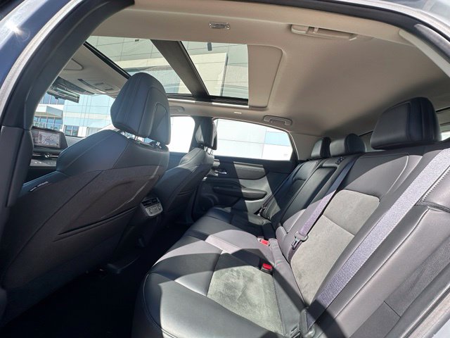 2024 Nissan Ariya Evolve+ e-4orce — photo 15 of 32