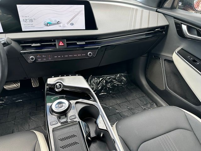 2024 Kia EV6 GT-Line — photo 16 of 37
