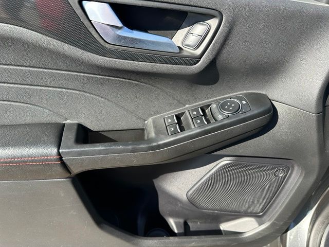 2024 Ford Escape ST-Line — photo 22 of 29