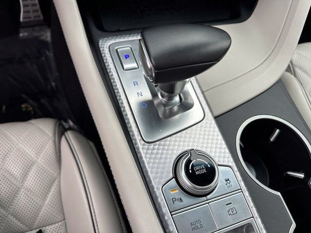 2023 Genesis G70 3.3T — photo 24 of 39