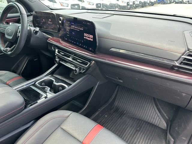 2024 Chevrolet Traverse RS — photo 14 of 38