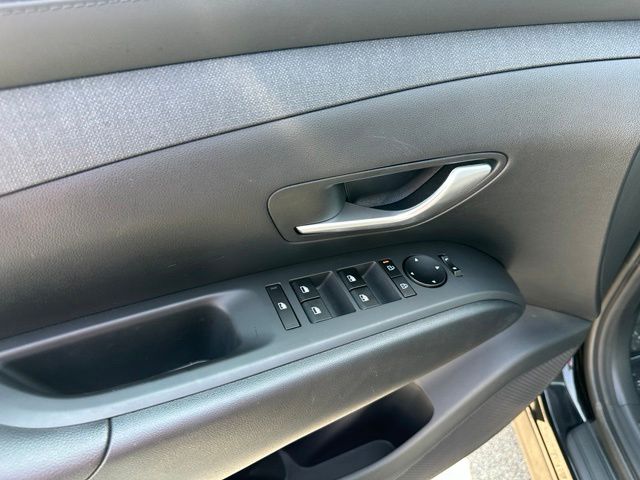 2025 Hyundai Tucson Hybrid SEL Convenience — photo 23 of 35