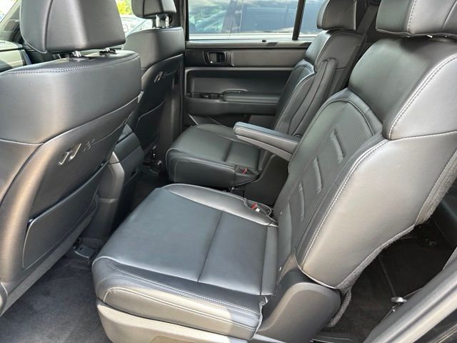 2024 Hyundai Santa Fe Calligraphy — photo 18 of 49
