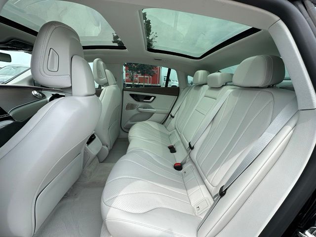 2023 Mercedes-Benz EQE 350 Sedan — photo 17 of 33