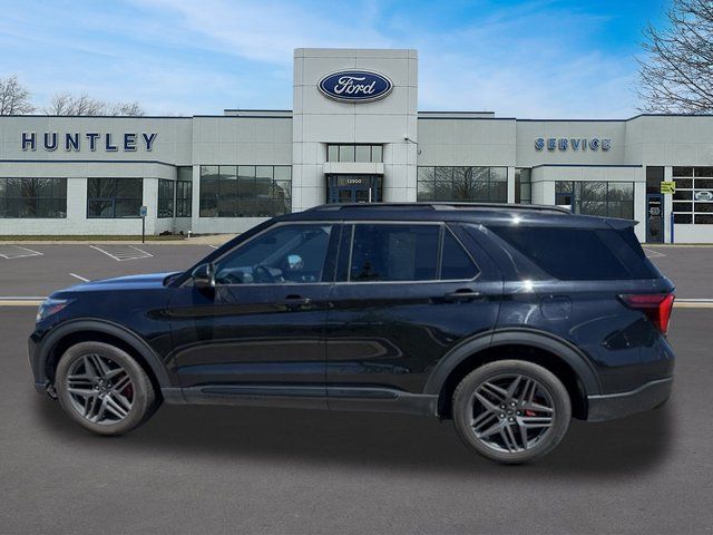 2025 Ford Explorer ST — photo 7 of 38