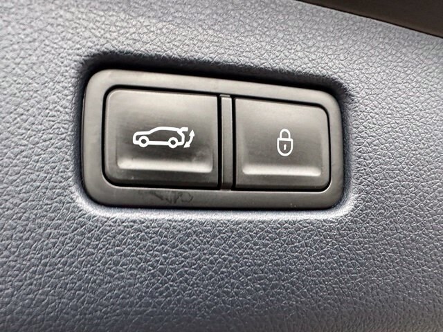 2023 Genesis GV70 3.5T Sport — photo 14 of 39