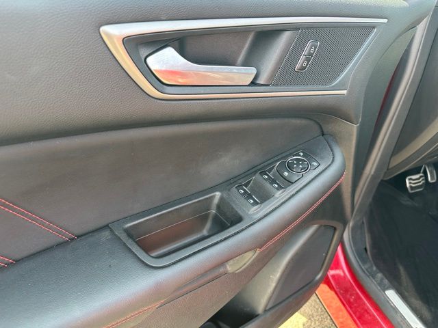 2023 Ford Edge ST-Line — photo 19 of 26