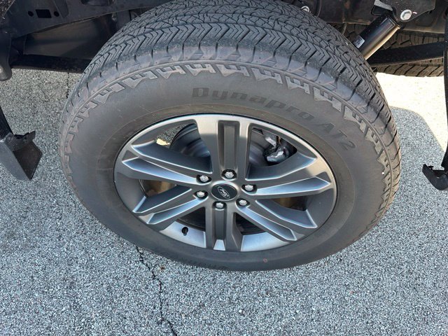 2023 Ford F-150 Lariat — photo 8 of 25