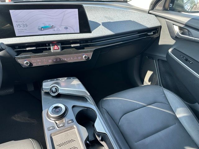 2023 Kia EV6 Wind — photo 14 of 33