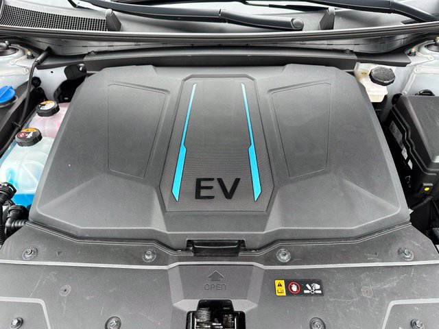 2022 Hyundai IONIQ 5 Limited — photo 9 of 41