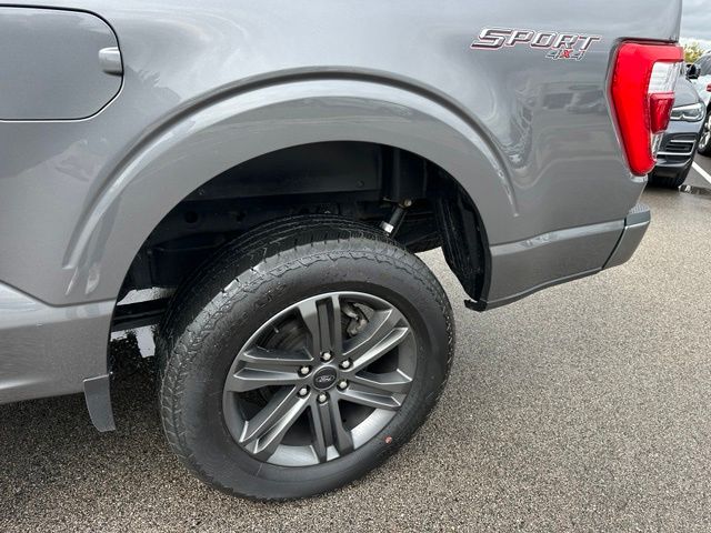 2023 Ford F-150 Lariat — photo 8 of 29