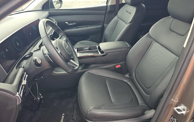 2025 Hyundai Tucson Hybrid SEL Convenience — photo 5 of 9