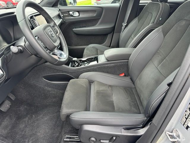 2023 Volvo C40 Recharge Pure Electric Ultimate — photo 21 of 34