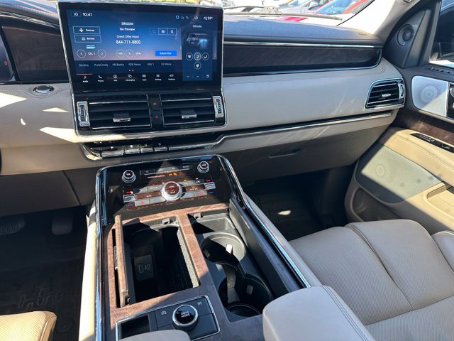 2023 Lincoln Navigator L Reserve — photo 20 of 37