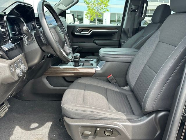 2024 Chevrolet Silverado 1500 RST — photo 16 of 28