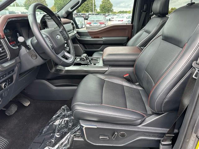 2023 Ford F-150 Lariat — photo 19 of 29