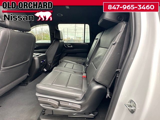 2023 Chevrolet Suburban Z71 — photo 13 of 22