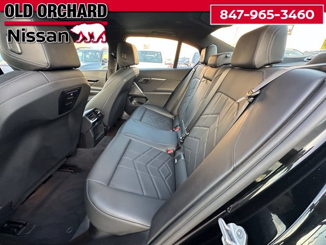2025 BMW 5 Series 530i xDrive — photo 16 of 24