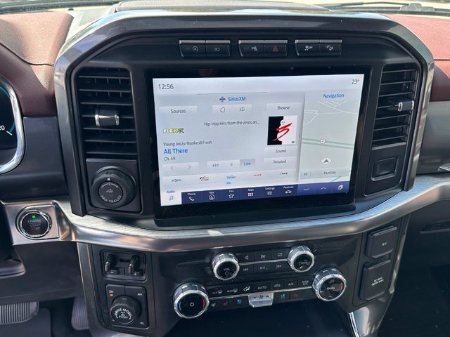 2023 Ford F-150 Lariat — photo 19 of 31