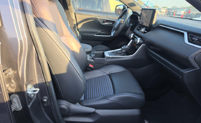 2024 Toyota RAV4 Hybrid XSE — photo 5 of 7