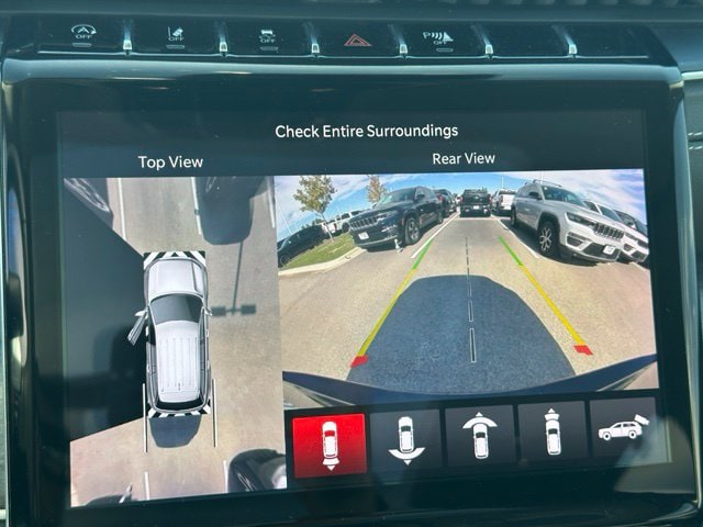 2023 Jeep Grand Cherokee Limited — photo 31 of 37