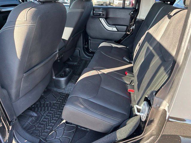 2016 Jeep Wrangler Unlimited Sahara — photo 13 of 25