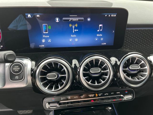 2025 Mercedes-Benz GLB GLB 250 — photo 25 of 30