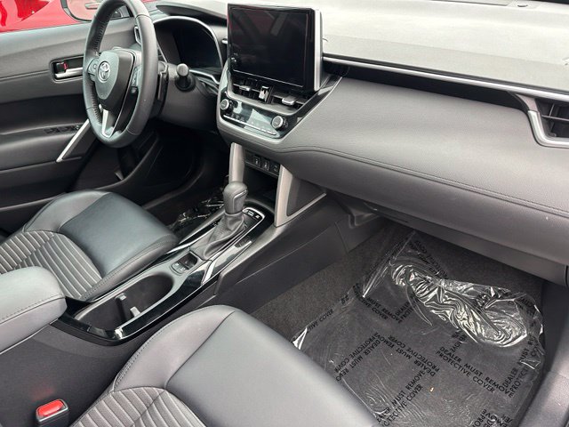 2023 Toyota Corolla Cross Hybrid XSE — photo 10 of 31