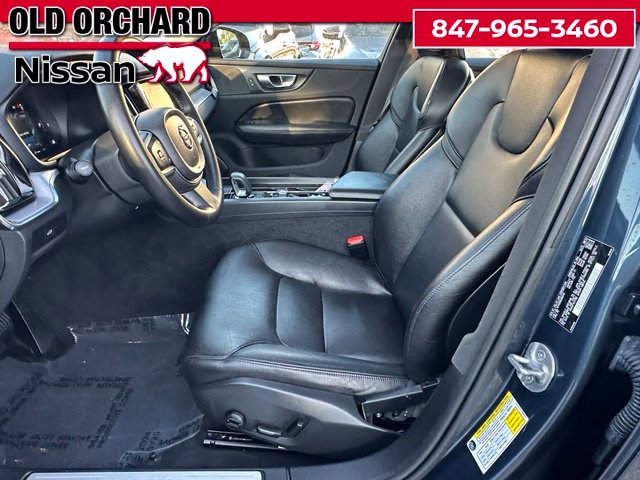 2024 Volvo S60 B5 Core Dark Theme — photo 13 of 24