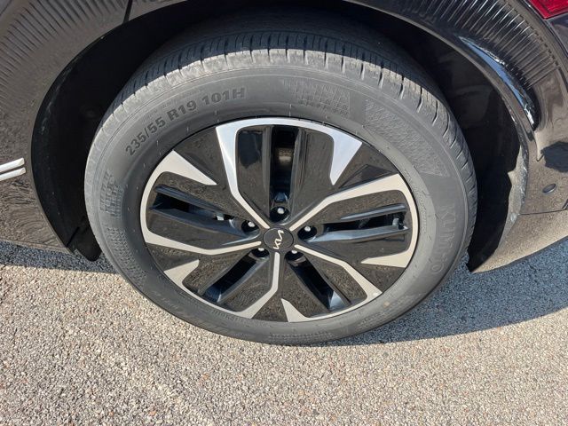 2023 Kia EV6 Wind — photo 7 of 32