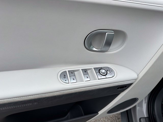 2022 Hyundai IONIQ 5 Limited — photo 22 of 41